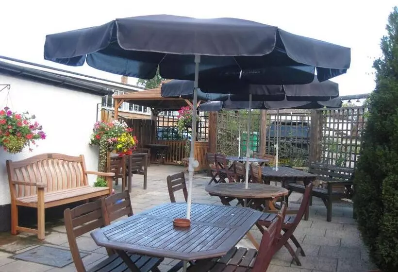 تختخواب و صبحانه The Crosskeys Inn