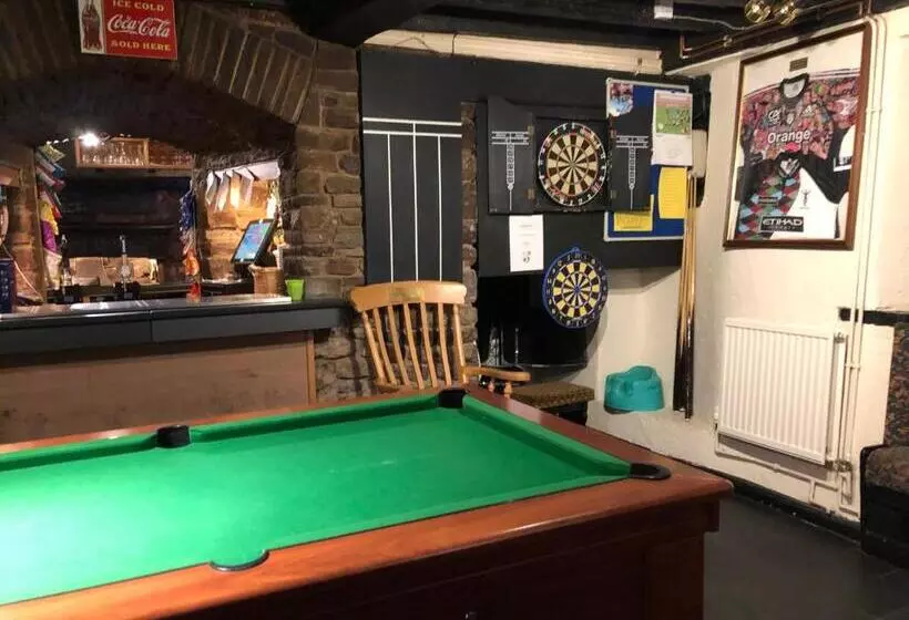 تختخواب و صبحانه The Crosskeys Inn
