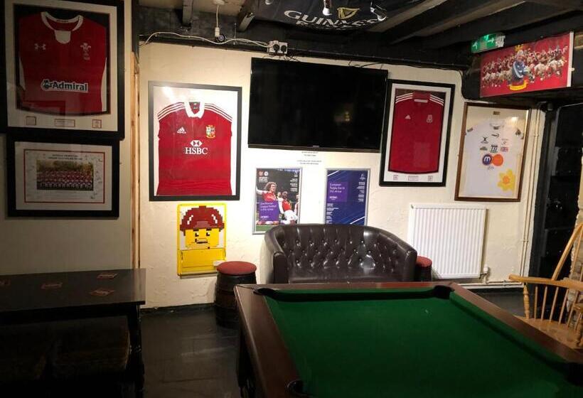 مبيت وإفطار The Crosskeys Inn