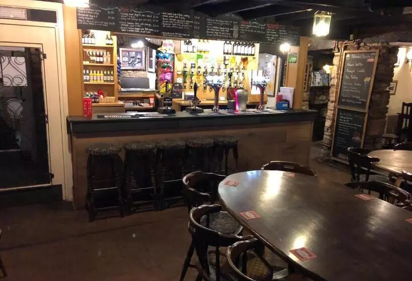 تختخواب و صبحانه The Crosskeys Inn