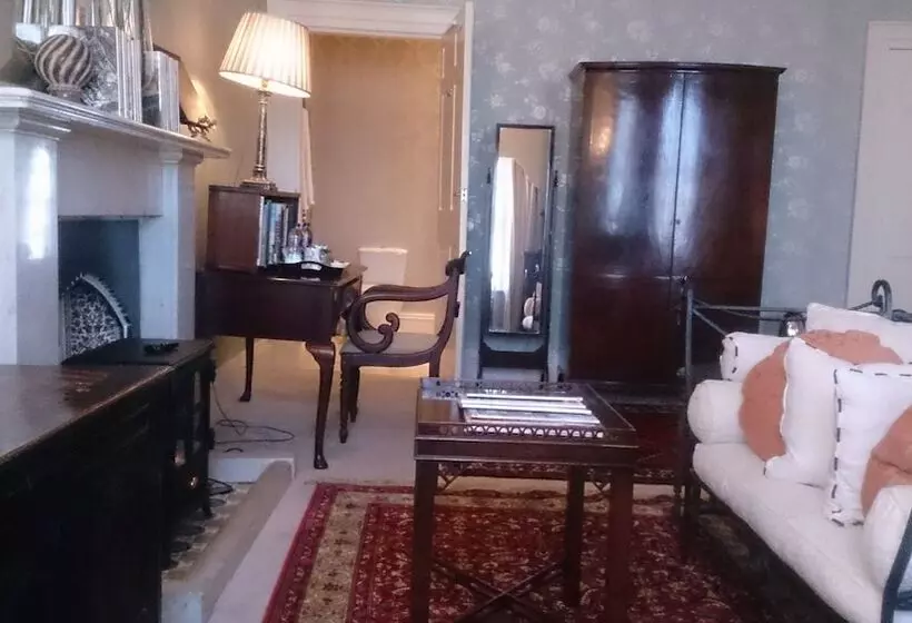 تختخواب و صبحانه The Townhouse