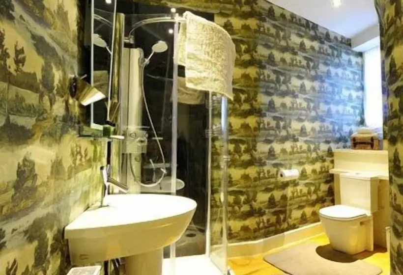تختخواب و صبحانه The Townhouse