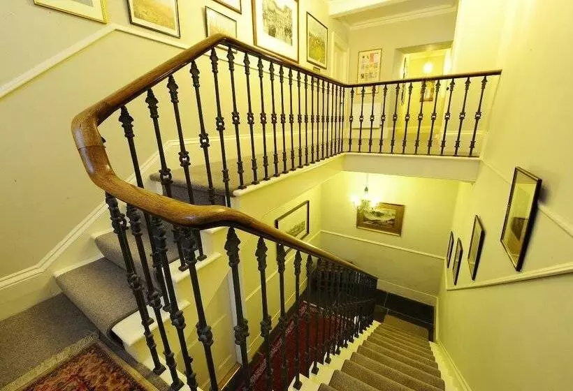 تختخواب و صبحانه The Townhouse