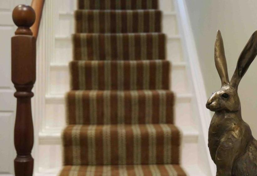 مبيت وإفطار The Windsor Guest House