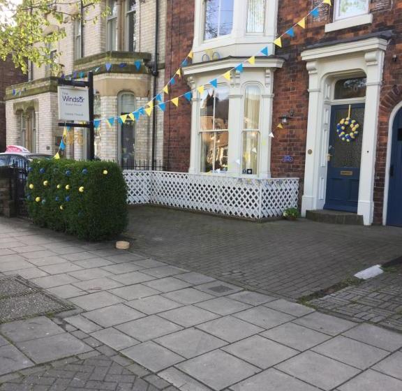 مبيت وإفطار The Windsor Guest House