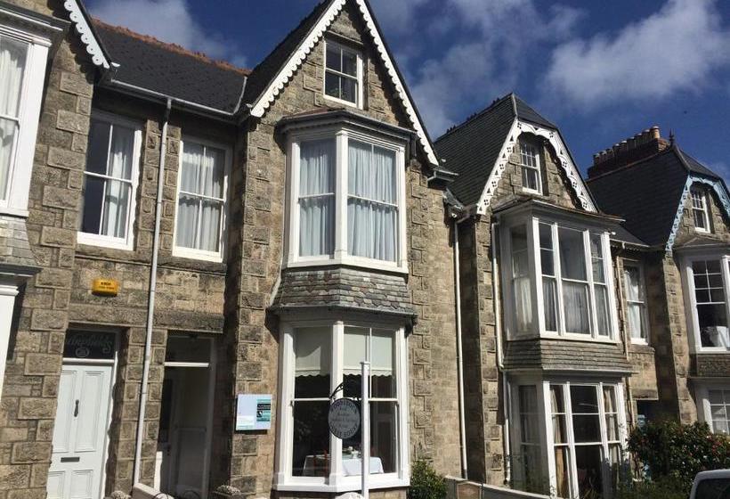 تختخواب و صبحانه Woodstock Guest House