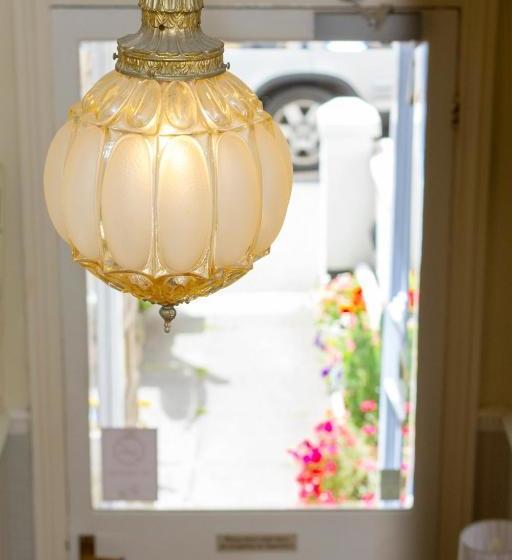 تختخواب و صبحانه Woodstock Guest House