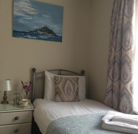 تختخواب و صبحانه Woodstock Guest House