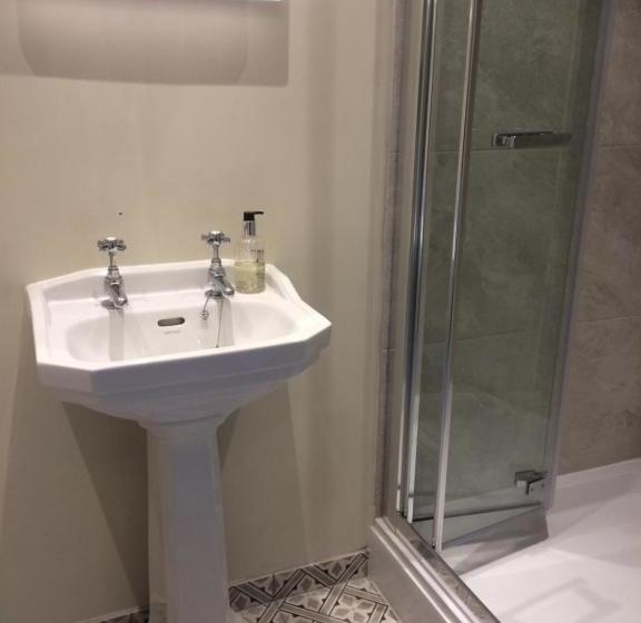 تختخواب و صبحانه Woodstock Guest House