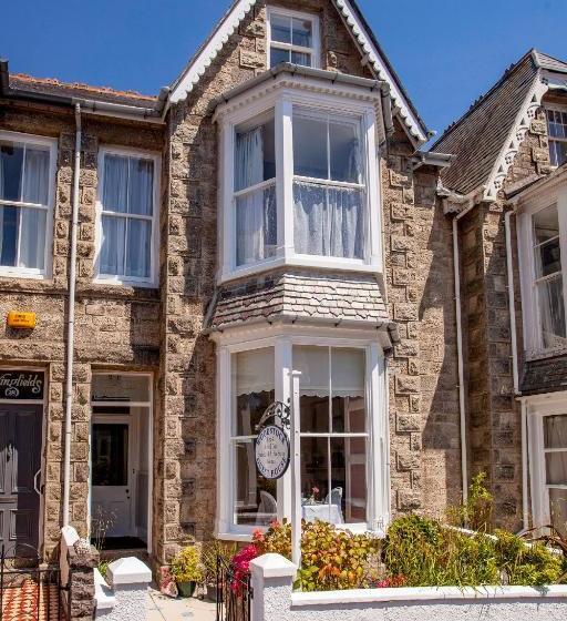 تختخواب و صبحانه Woodstock Guest House