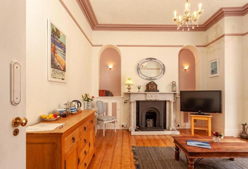 تختخواب و صبحانه Woodstock Guest House