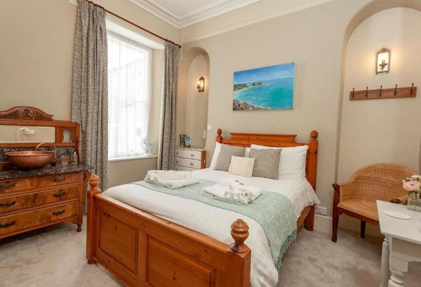 تختخواب و صبحانه Woodstock Guest House