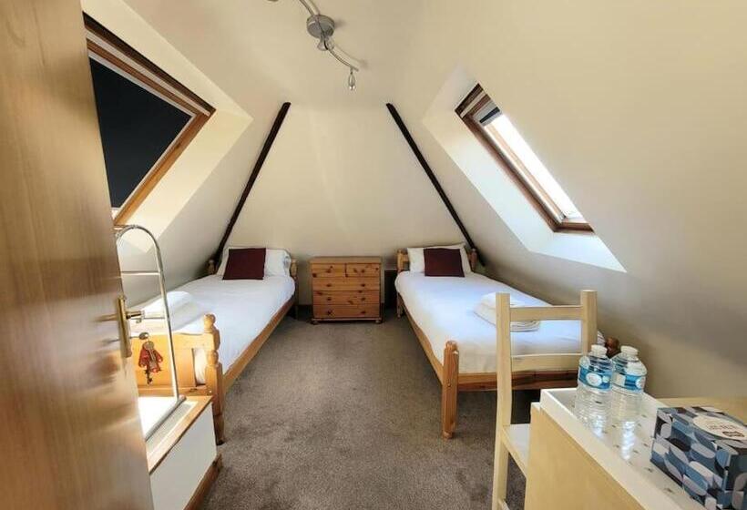 مبيت وإفطار Cornerways Guest House