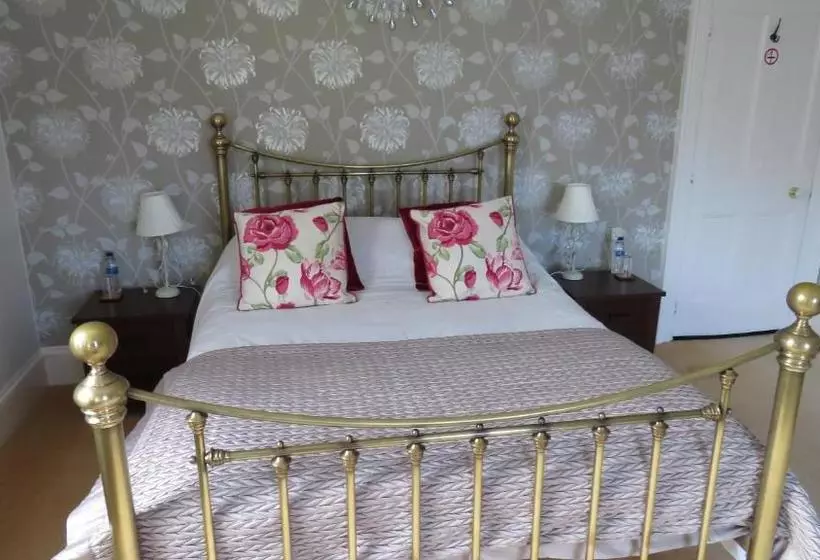 Hollybank Bed And Breakfast