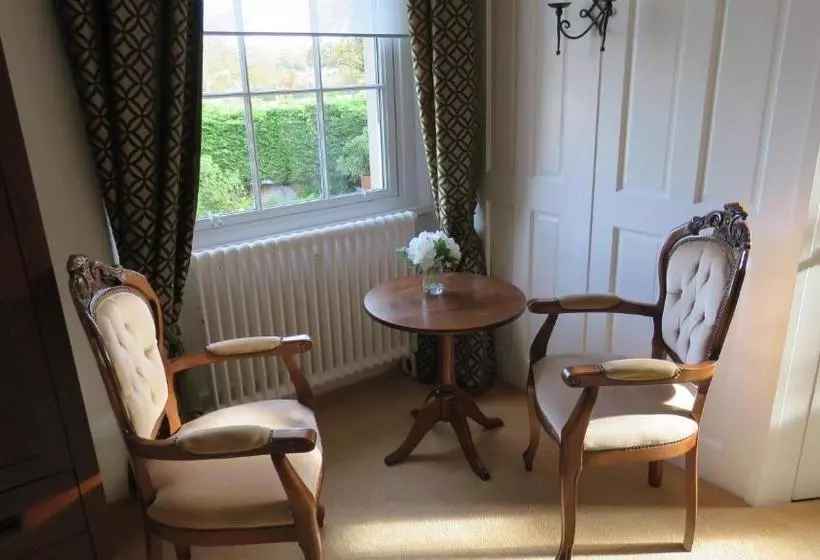 Hollybank Bed And Breakfast