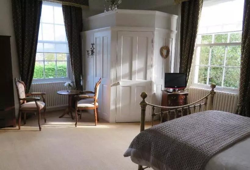 Hollybank Bed And Breakfast