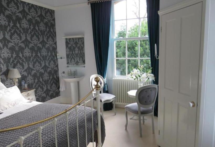 Hollybank Bed And Breakfast