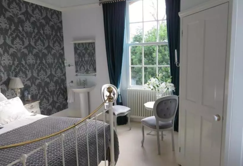 Hollybank Bed And Breakfast