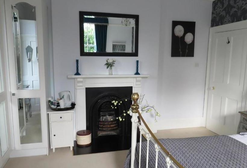 Hollybank Bed And Breakfast