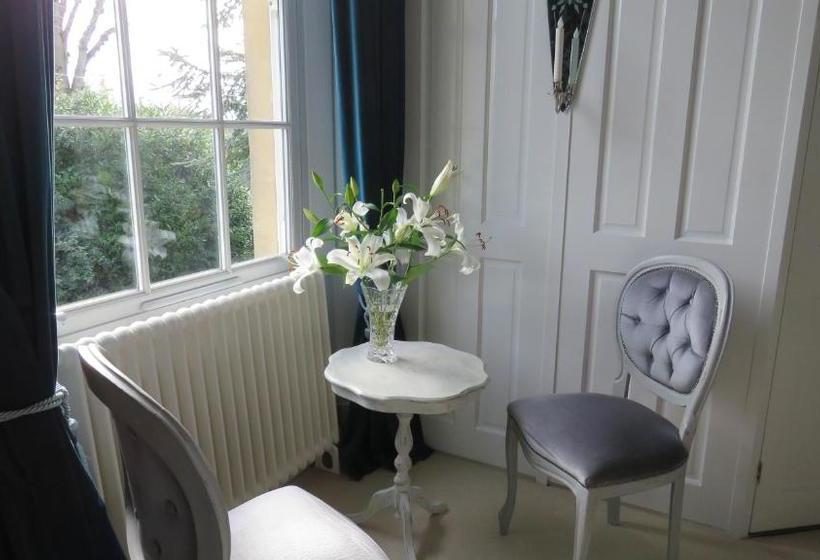 Hollybank Bed And Breakfast