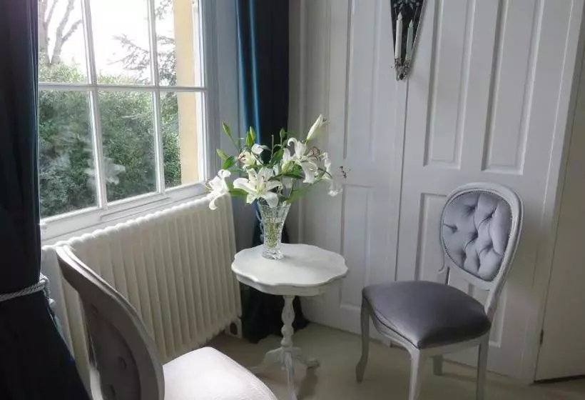 Hollybank Bed And Breakfast