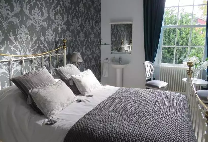 Hollybank Bed And Breakfast