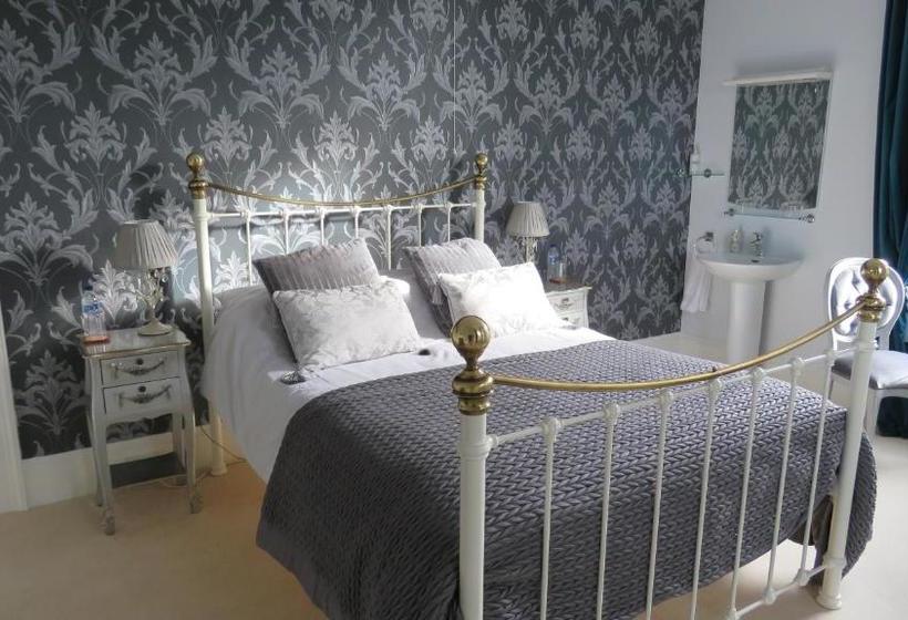 Hollybank Bed And Breakfast