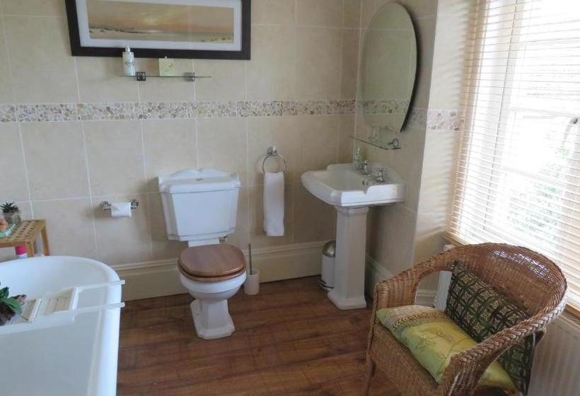 Hollybank Bed And Breakfast