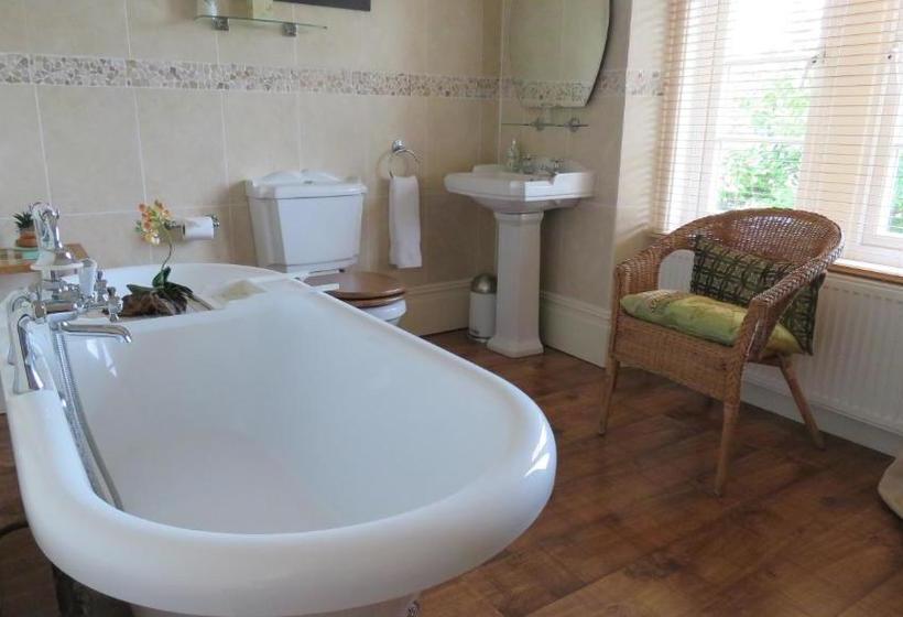 Hollybank Bed And Breakfast