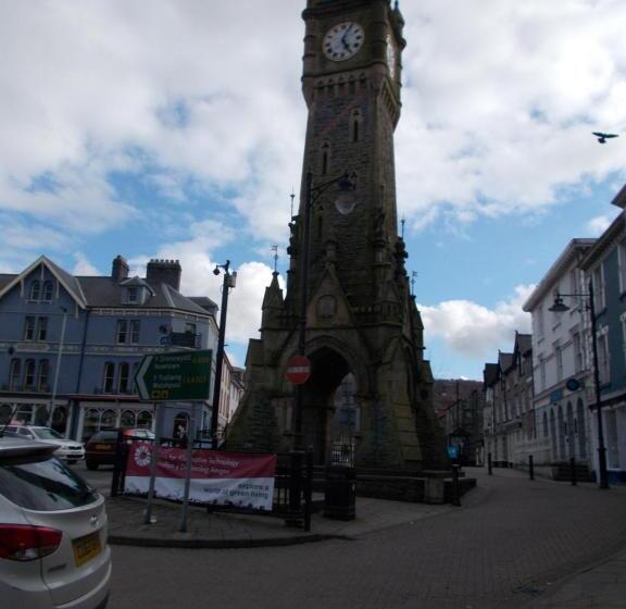 Hotel The White Lion