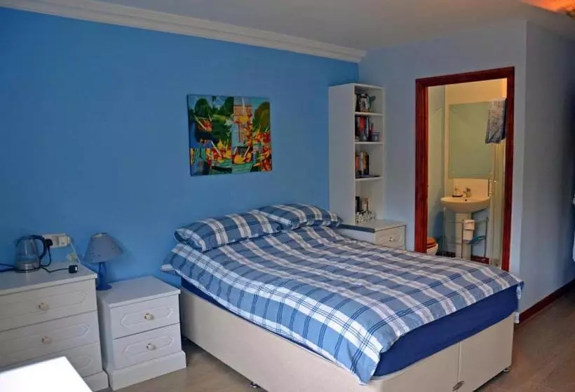 The Farmhouse B&b