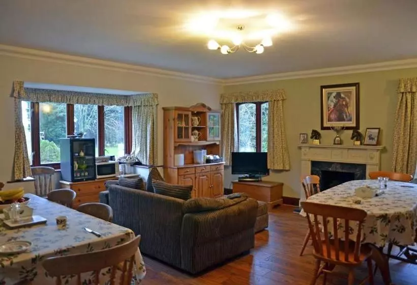 The Farmhouse B&b