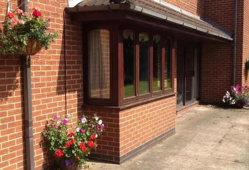 The Farmhouse B&b