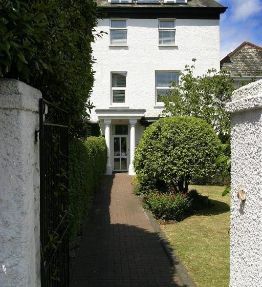 مبيت وإفطار The Swallows B And B