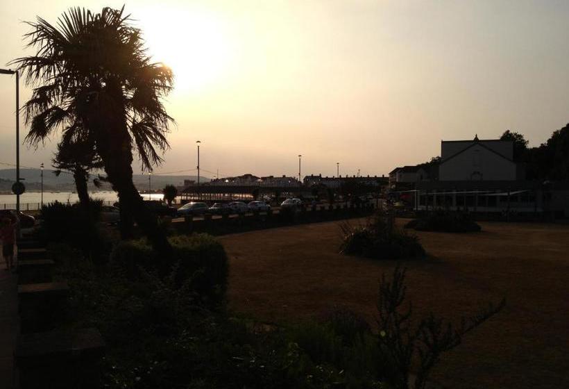 مبيت وإفطار The Swallows B And B