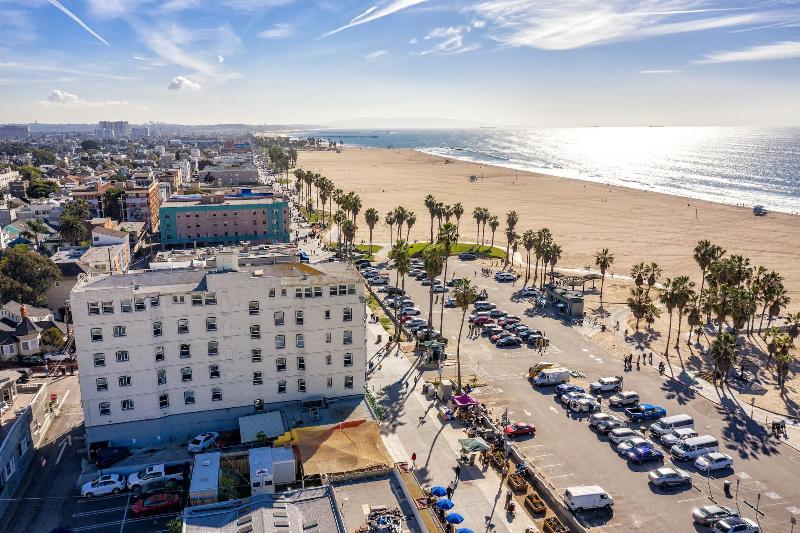 Air Venice On The Beach