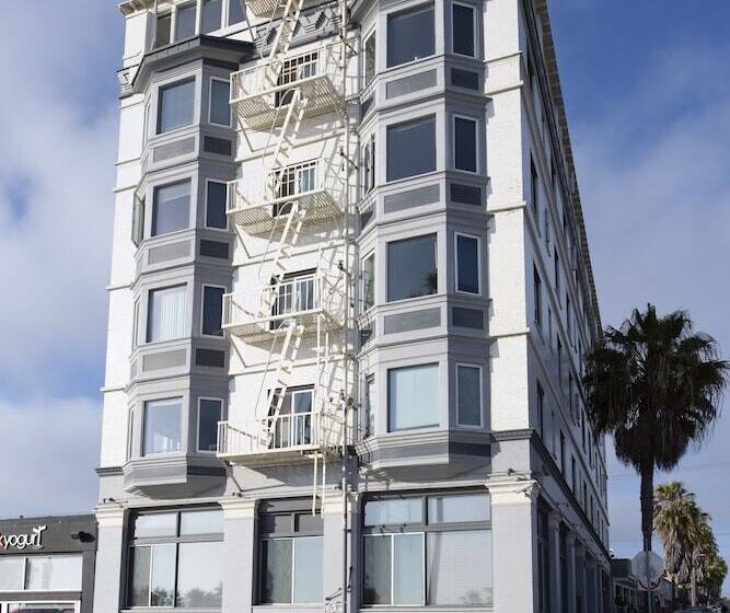 Air Venice On The Beach