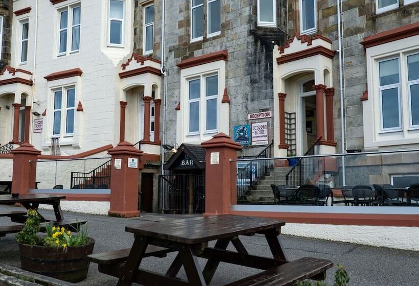 Retkeilymaja Corran House Guest House