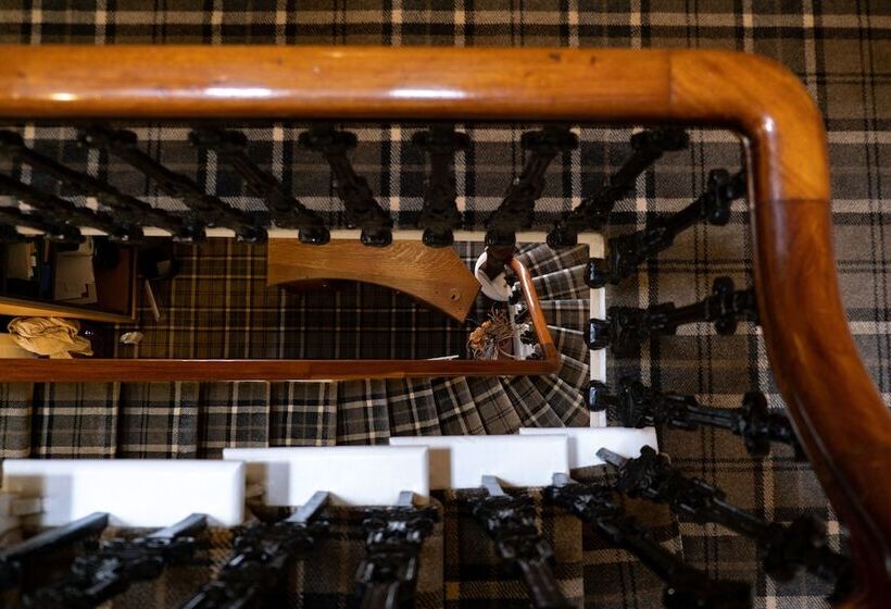 Retkeilymaja Corran House Guest House