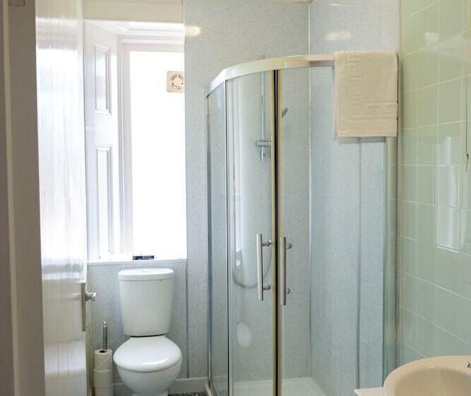 Retkeilymaja Corran House Guest House