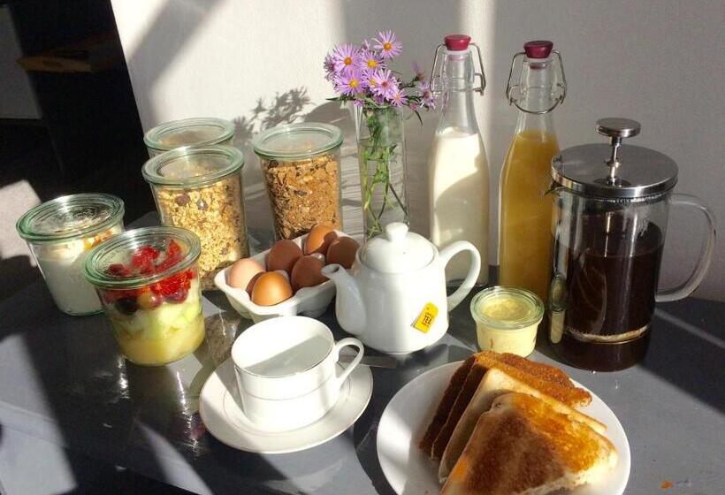 Bed and Breakfast Duporth Guest House