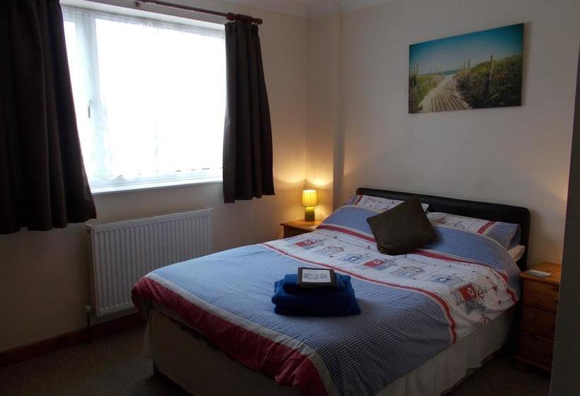 تختخواب و صبحانه Sandcastles Guest House