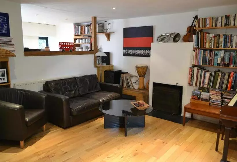 Aamiaismajoitus (B&B) Shelley Guest House