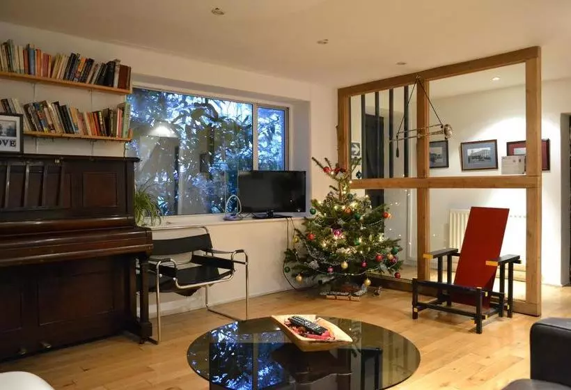 Aamiaismajoitus (B&B) Shelley Guest House