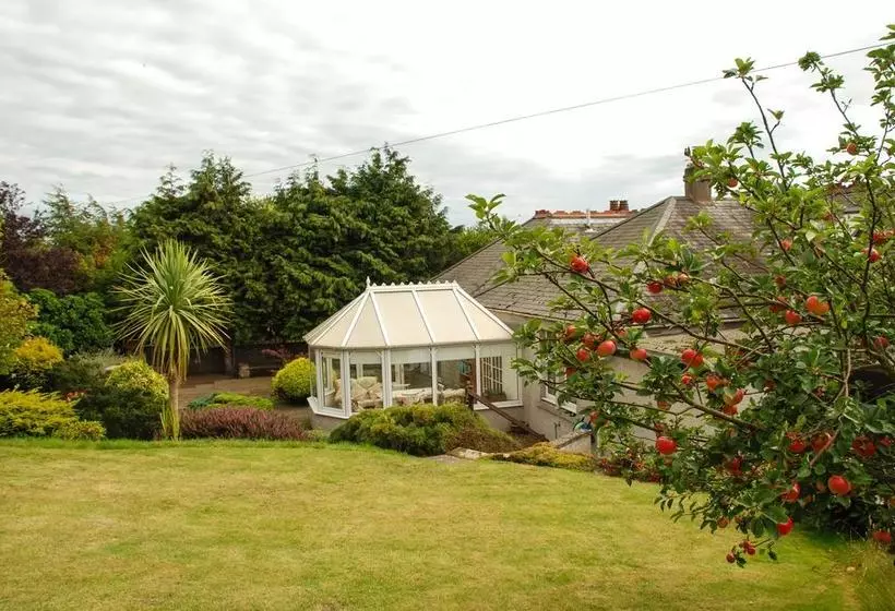تختخواب و صبحانه Vicarsford Lodge Guest House