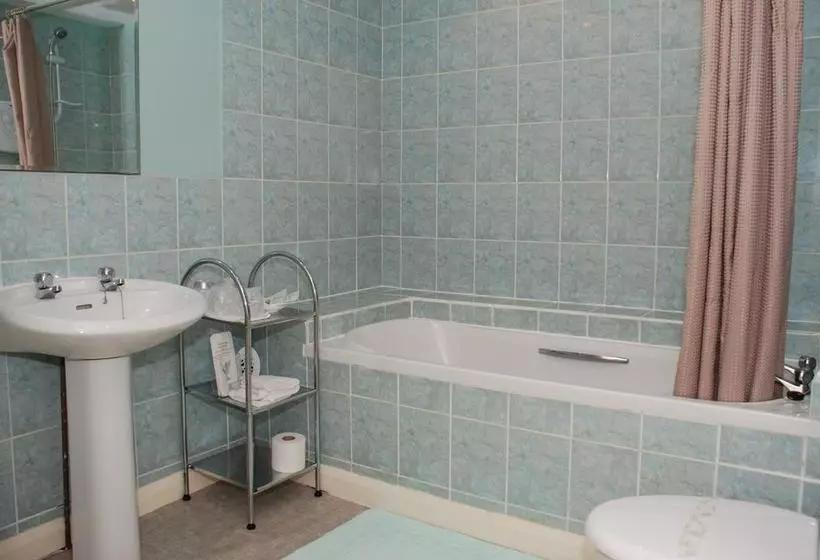 تختخواب و صبحانه Vicarsford Lodge Guest House