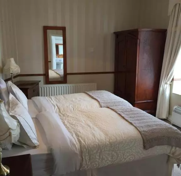 هتل Albany Lodge