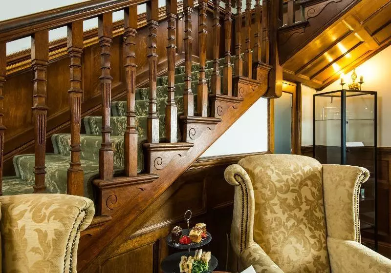 Hotel Cliffden