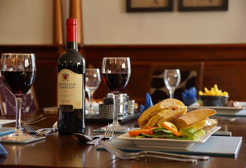 호텔 The Eyre Court