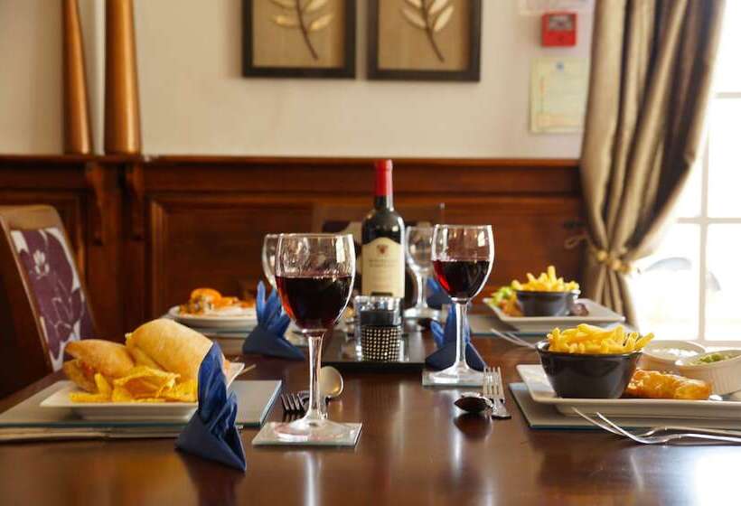 호텔 The Eyre Court